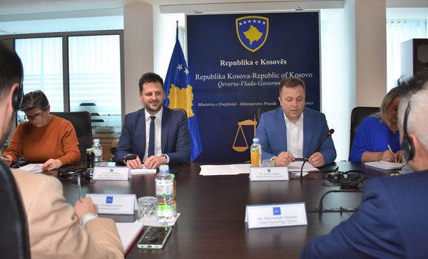 Zëvendësministri Sallahu takohet me Miqtë e Evropës