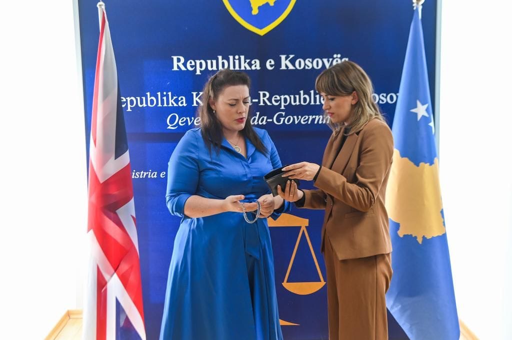 Ministrja Haxhiu ka pritur në takim deputeten dhe Kryetaren e Komisionit për Punë të Jashtme në Parlamentin e Mbretërisë së Bashkuar, Alicia Kearns