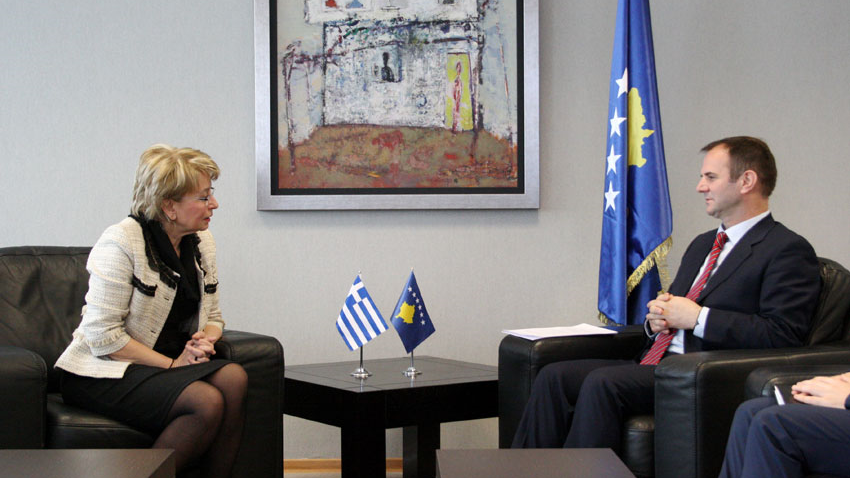 Greqia e hapur për thellim të bashkëpunimit bilateral me Kosovën; Kuçi kërkon njohjen e shtetit të Kosovës