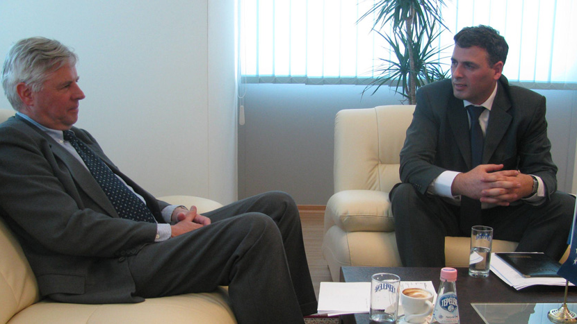 Minster of Justice Mr. Haki Demolli hosted the chief of ICO , Mr. Pieter Feith, in a meeting