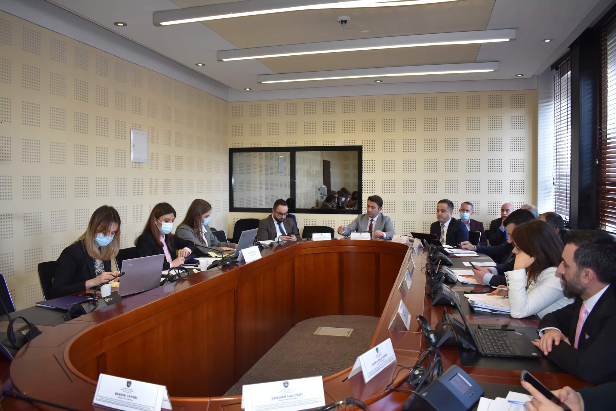 Ministrja Haxhiu paraqiti për shqyrtim dhe aprovim,  Projekt-ligjin për Byronë Shtetërore për Verifikimin dhe Konfiskimin e Pasurisë së Pajustifikueshme si dhe Projekt-ligjin për Deklarimin, Prejardhjen dhe Kontrollin e Pasurisë dhe të Dhuratave