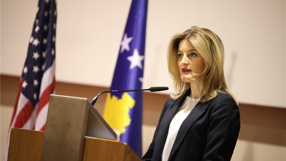 Ministrja Hoxha: Zero tolerancë ndaj dhunës në familje