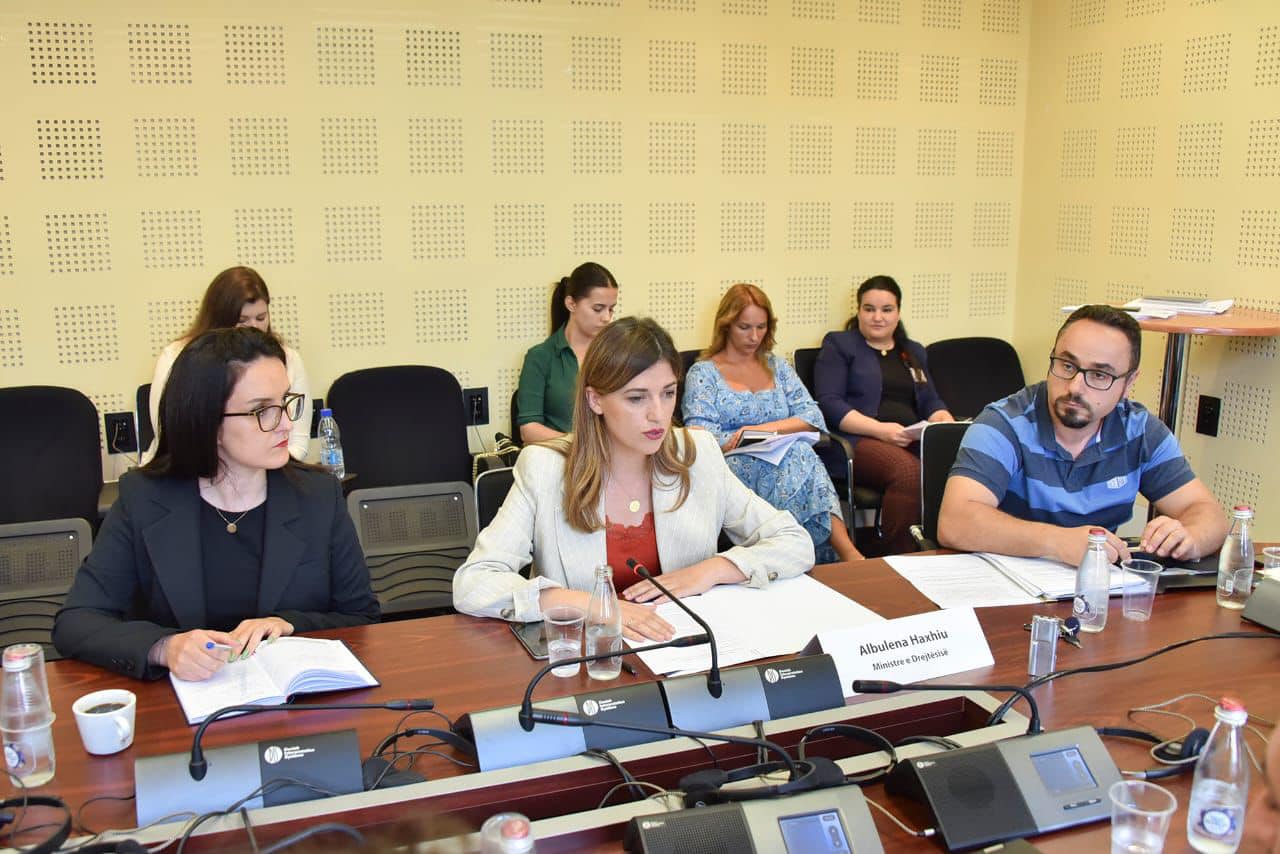 Raportimi në Komisionin për Legjislacion