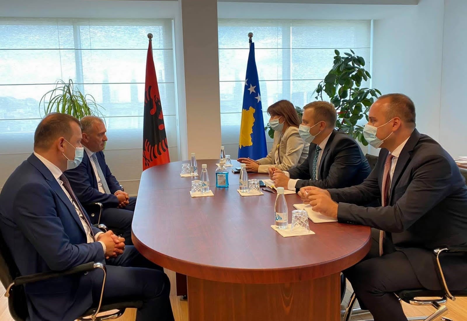 Ministrja Haxhiu takon z. Arben Kraja drejtues i Prokurorisë së Posaçme Kundër Korrupsionit dhe Krimit të Organizuar të Republikës së Shqipërisë