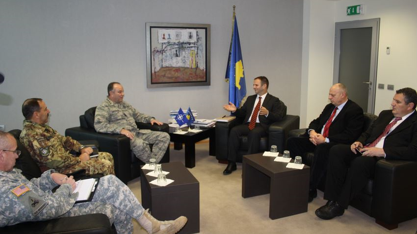 Kuçi: Kontributi i NATO-së është stabilitet për Kosovën dhe rajonin