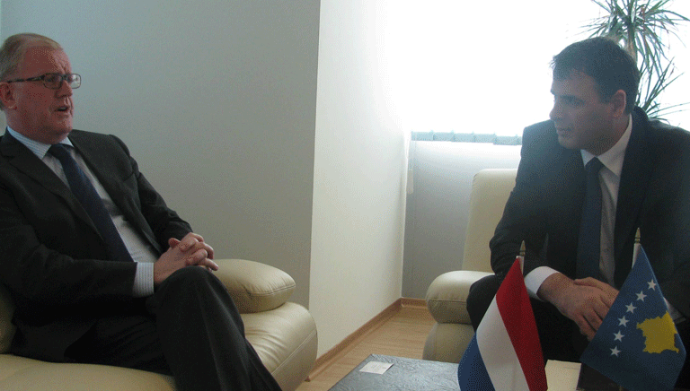 Minister of Justice Haki Demolli met with the Dutch ambassador in Kosovo, Henk Voskamp