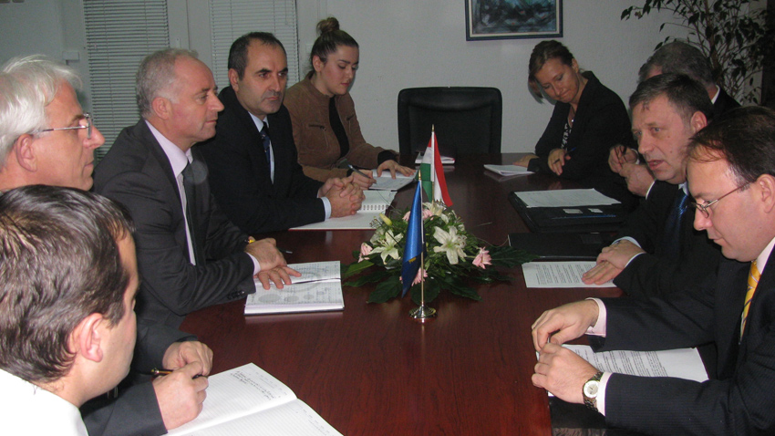 Deputy Minister of Justice Arsim Janova met with a delegation from the Hungarian State