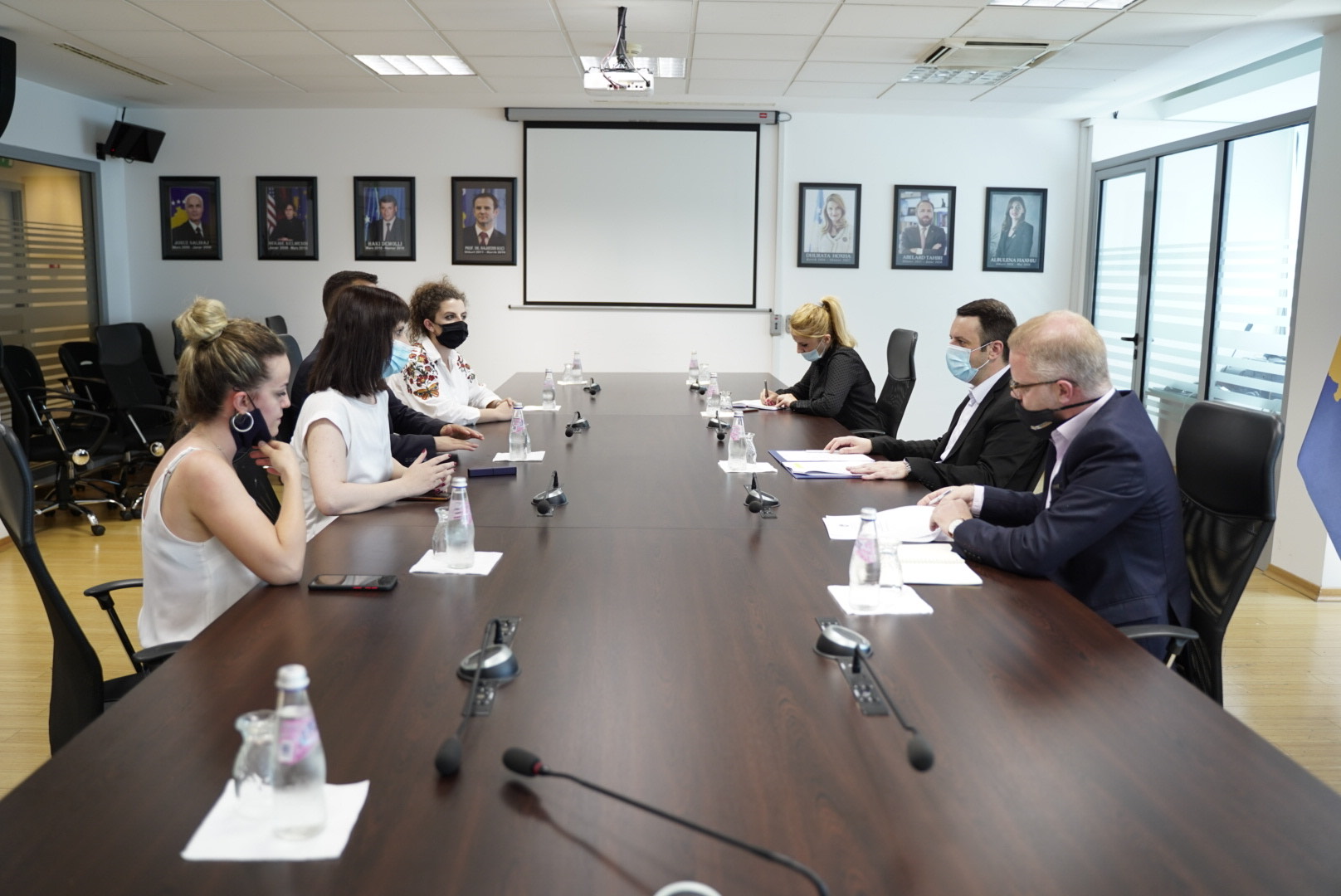 Ministri Selimi garanton përkrahje për studentët nga Lugina