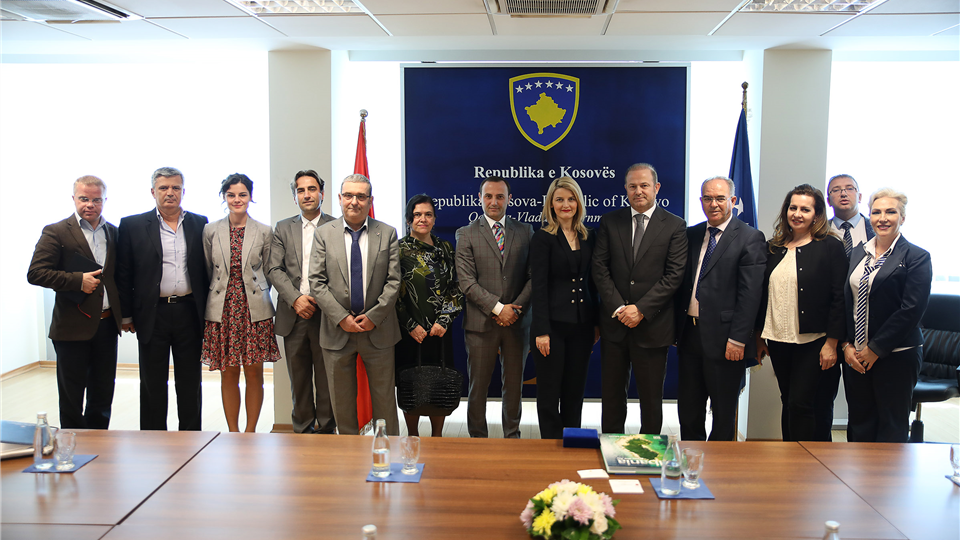 Ministrja Hoxha, takoi delegacionin e Këshillit të Lartë të Drejtësisë së Shqipërisë