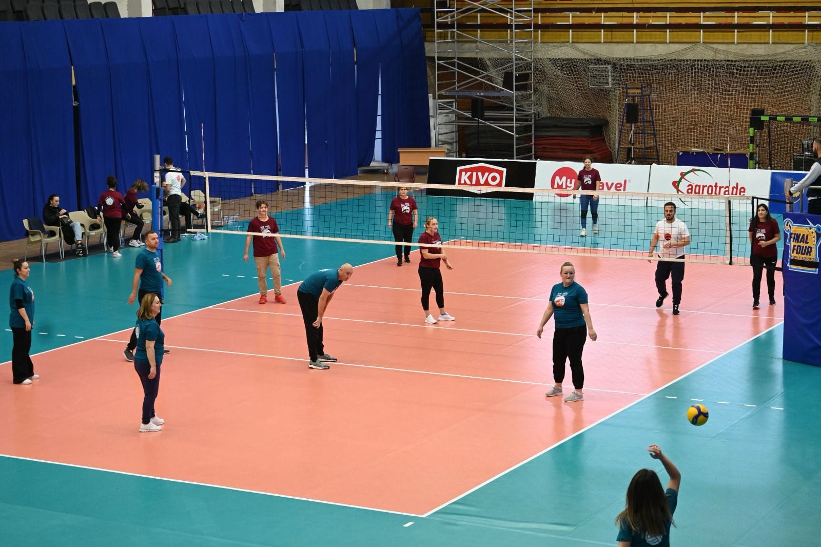 Nën moton “Bashkë për fuqizim” u organizua një turne jo profesional i volejbollit 