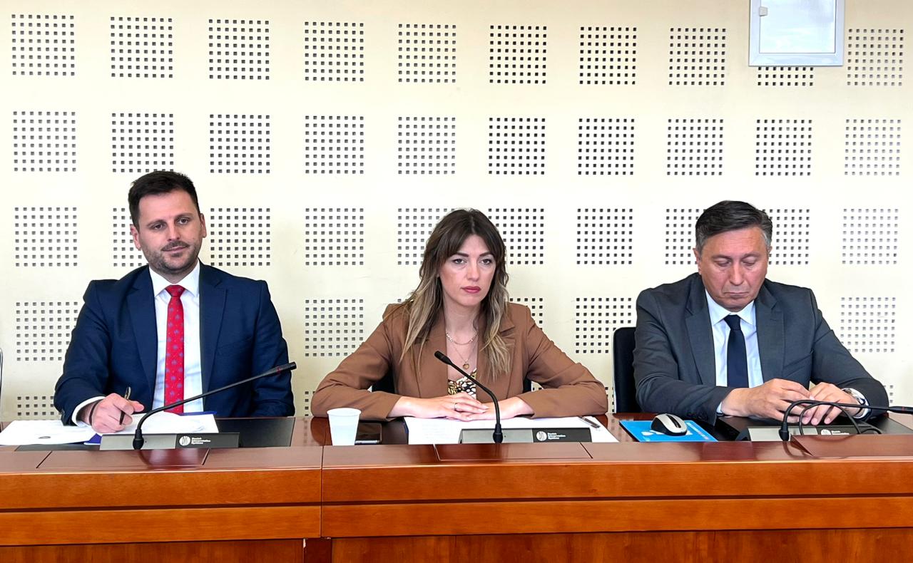 Ministrja Haxhiu raporton para anëtarëve të Komisionit Parlamentar për Integrime Evropiane për reformat në drejtësi
