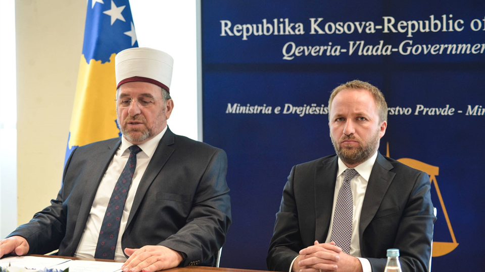 Ministri Tahiri nënshkruan Marrëveshje Bashkëpunimi me Bashkësinë Islame të Kosovës për realizimin e rehabilitimit dhe ri-integrimit të personave në vuajtje të dënimit