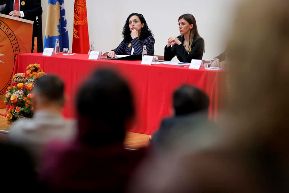 Ministrja Haxhiu dhe Presidentja Osmani diskutuan me studentët e UP-së për luftimin e dhunës me bazë gjinore