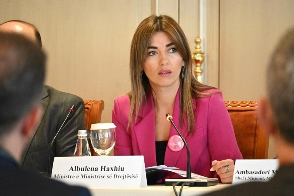 Ministrja Haxhiu mori pjesë në prezantimin e Udhëzuesit për Konfiskim në Kosovë