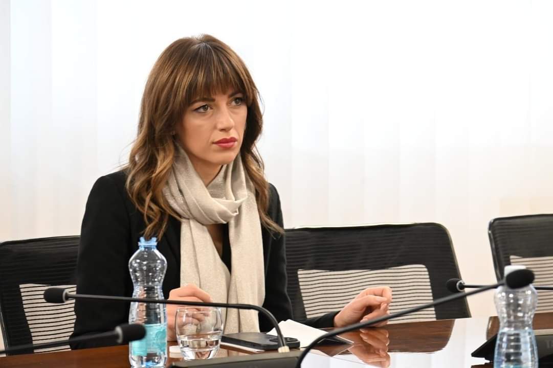 Ministrja Haxhiu takohet me Kryeprokurorin e Prokurorisë Themelore në Prizren, Admir Shala