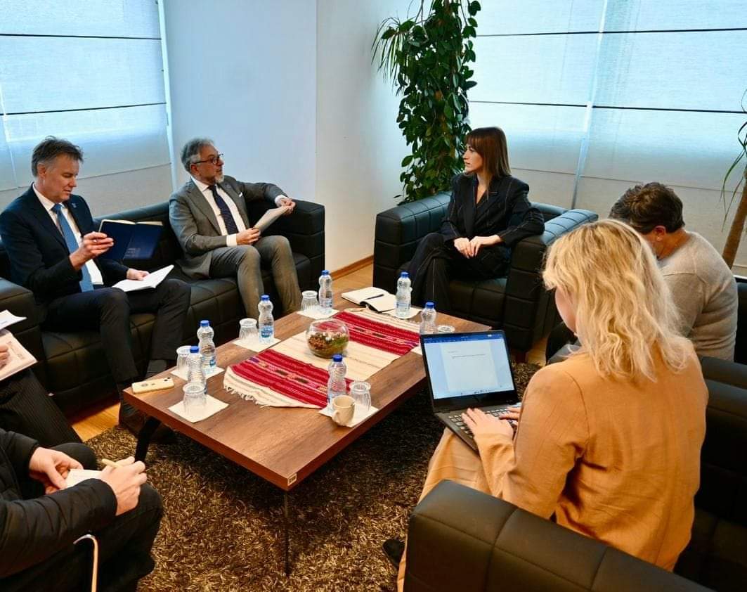 Ministrja Haxhiu ka pritur në takim shefin e Eulexit Giovanni Pietro Barbano