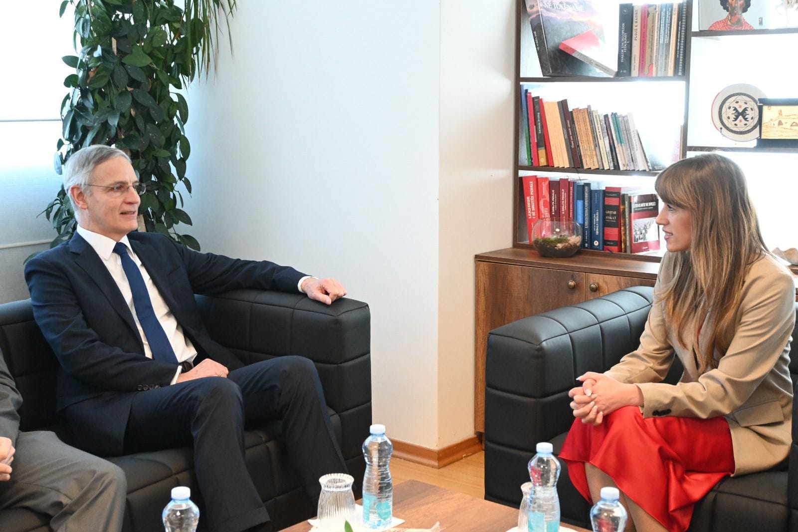 Ministrja Haxhiu pret në takim Ambasadorin e Mbretërisë së Belgjikës