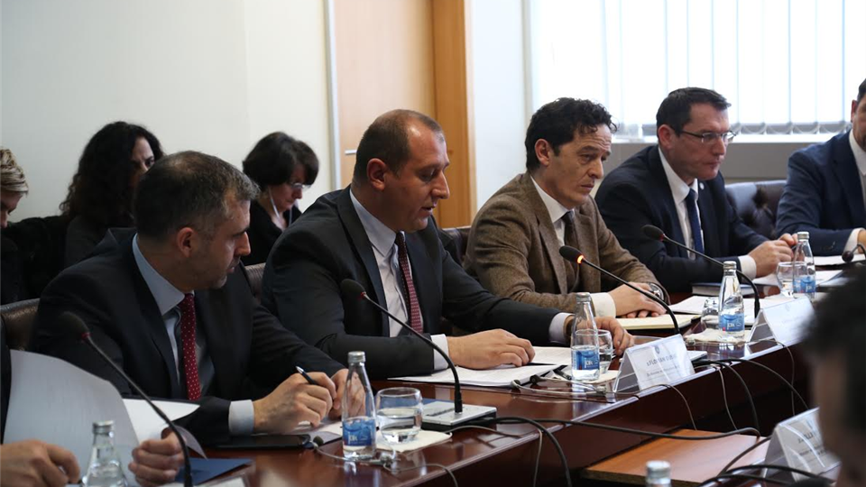 Zëvendësministri Dushi: Trajtimi i dhunës kundër gruas, nënkupton investim në të ardhmen e përgjithshme të qytetarëve tonë