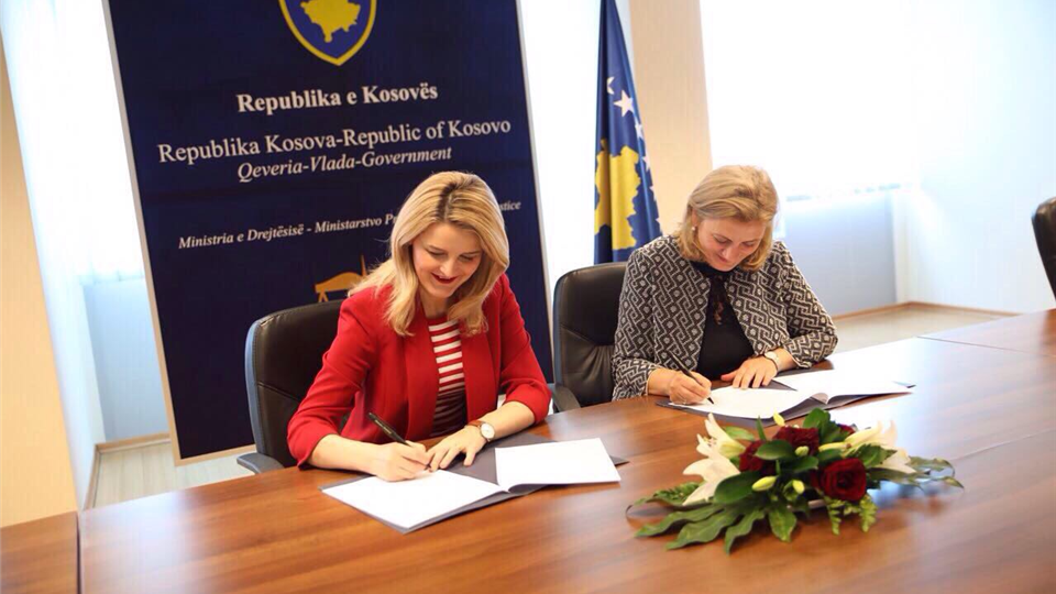 Minister Hoxha signed a Memorandum of Understanding with the Kosova Rehabilitation Center for Torture Victims