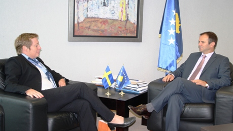 Ministri Kuçi priti në takim lamtumirës Shefen e Zyrës Suedeze në Kosovë