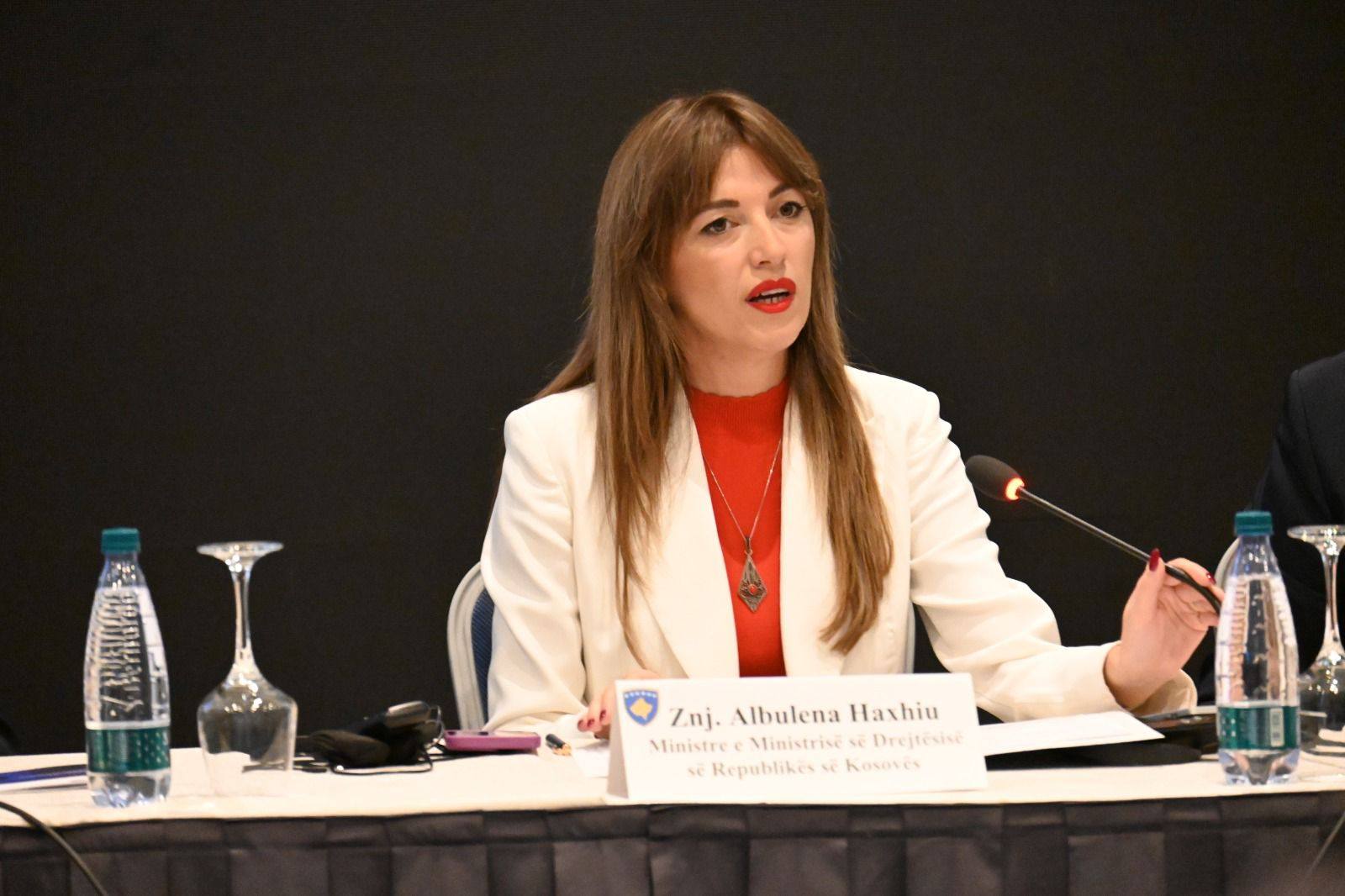 Ministarka Pravde, Albulena Haxhiu, danas je učestvovala na konferenciji "Promocija i SprovođenjeZakonodavstva i Politike za Prevenciju Seksualnog Uznemiravanja u Institucijama Javne Uprave Kosova".