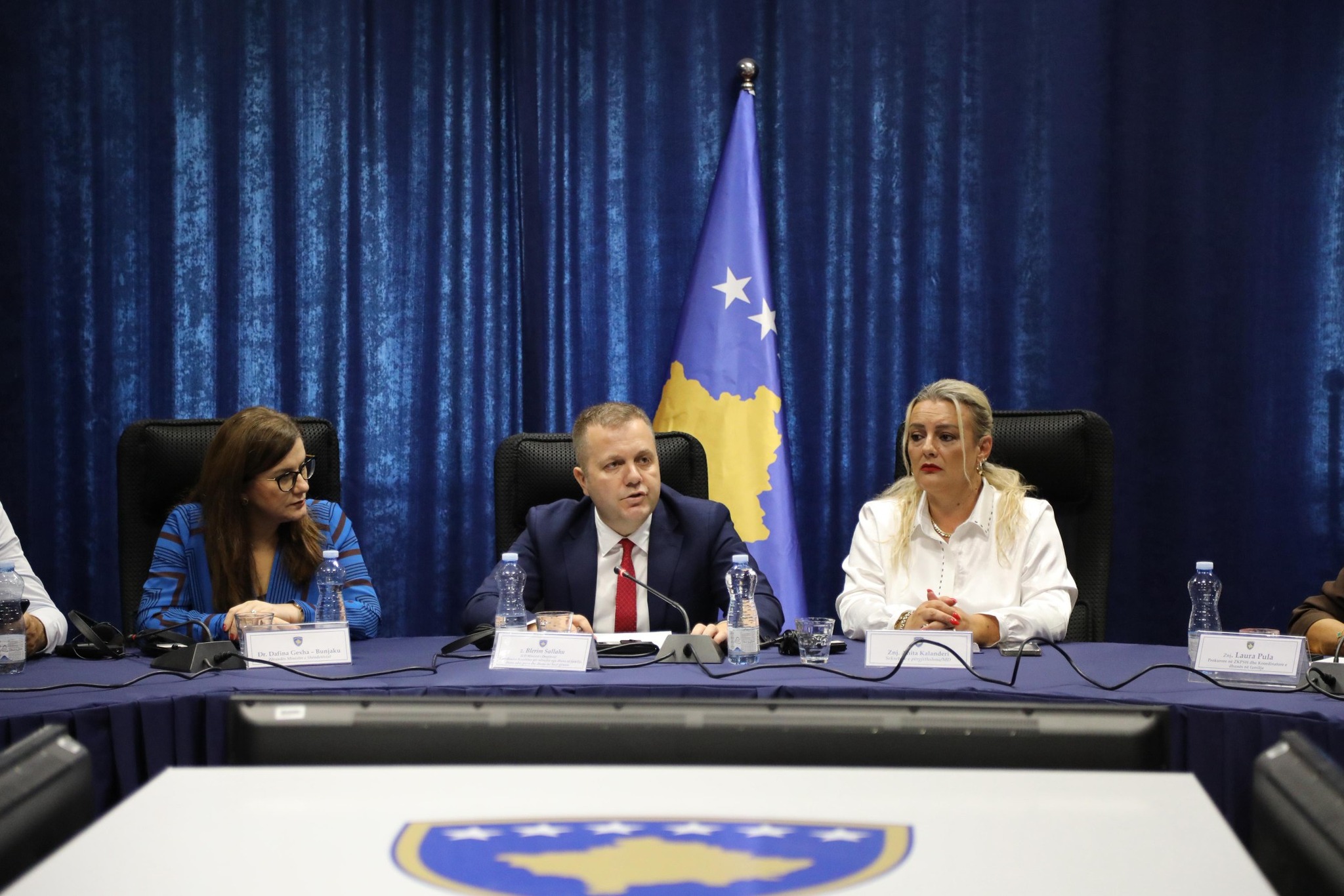 U.d. Ministri i Drejtësisë, Blerim Sallahu, në takim me organizatat vendore dhe ndërkombëtare për luftën kundër dhunës në familje dhe dhunës me bazë gjinore