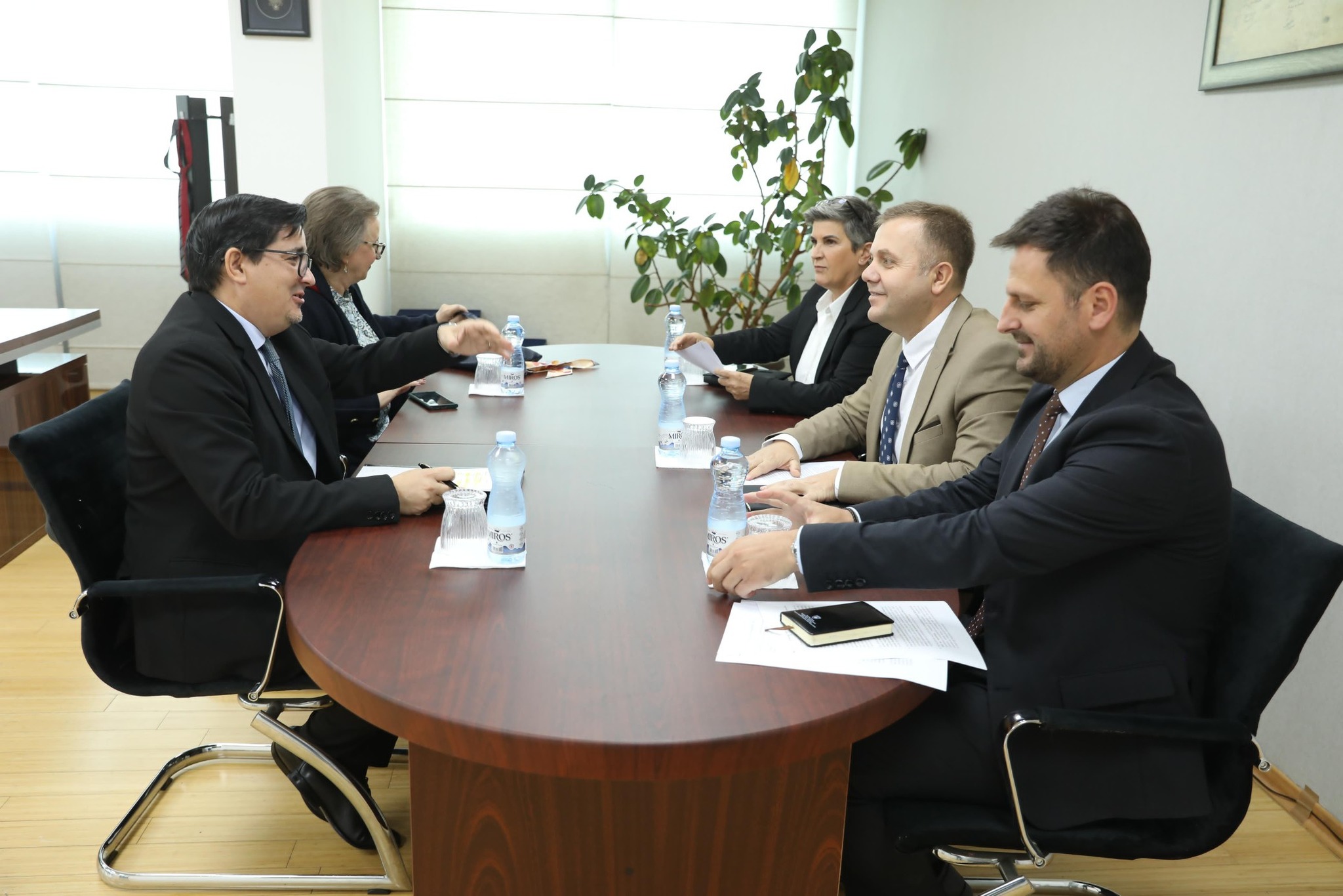 U.d. Ministri i Drejtësisë, Blerim Sallahu, priti sot në takim shefin e UNDP-së në Kosovë, Nuno Queiros