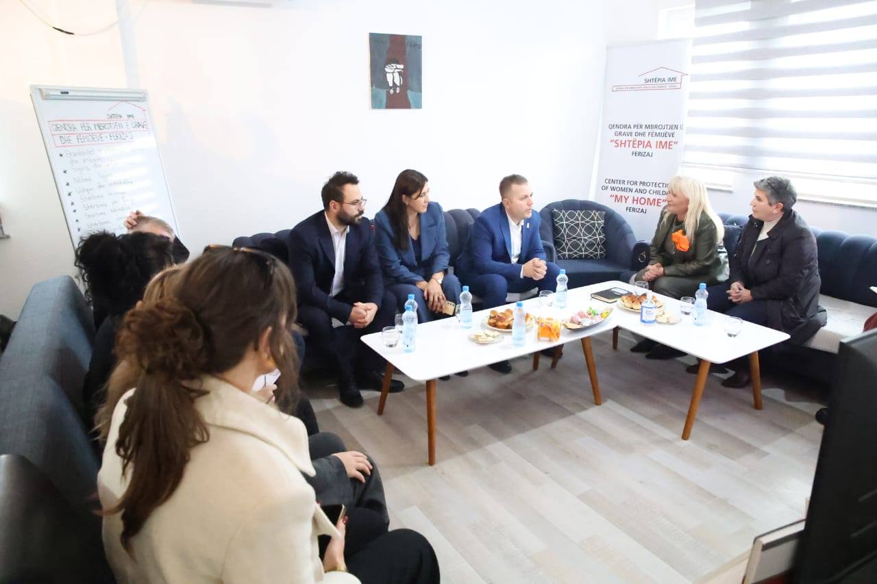 Minister Sallahu visited the Center for the Protection of Women and Children in Ferizaj