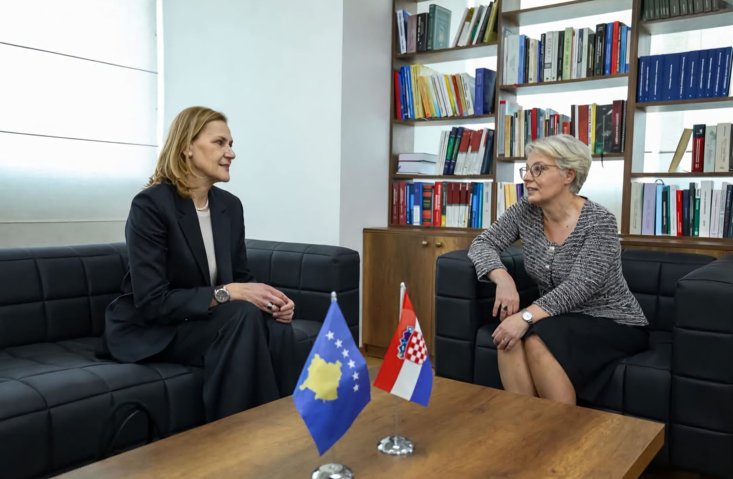 Ministrja Gërvalla pret Ambasadoren e Kroacisë znj. Barišić, theksohet forcimi i bashkëpunimit në drejtësi dhe adresimi i krimeve të luftës